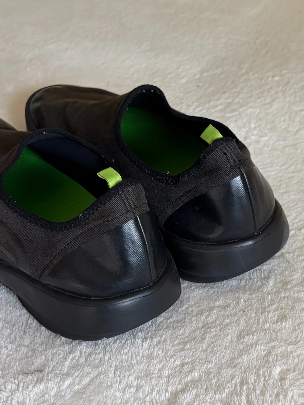 OOFOS men shoes